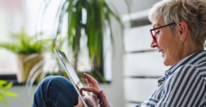 senior-on-tablet