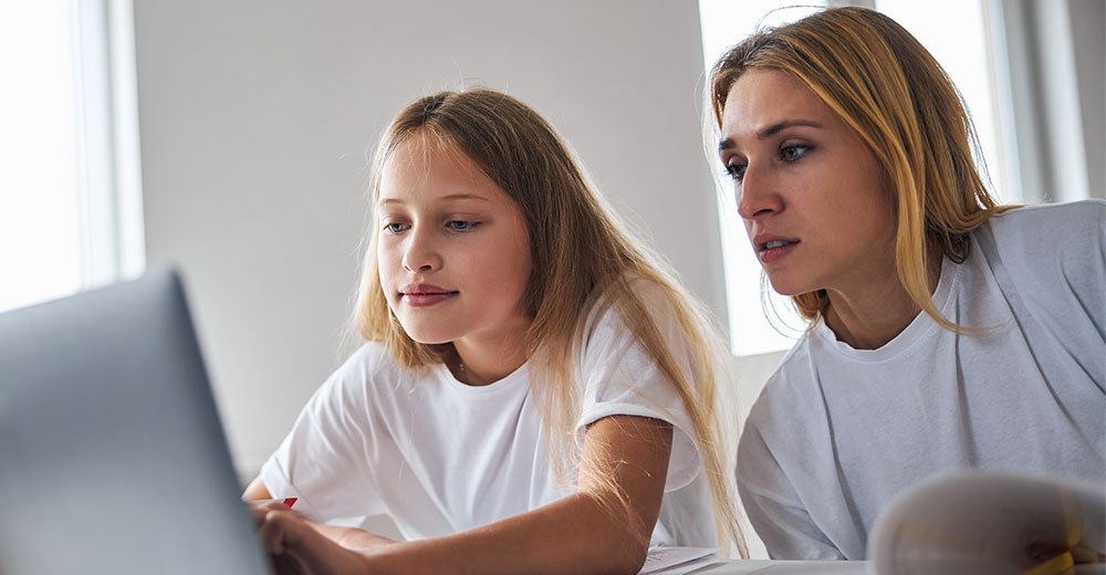 parent-teen-laptop